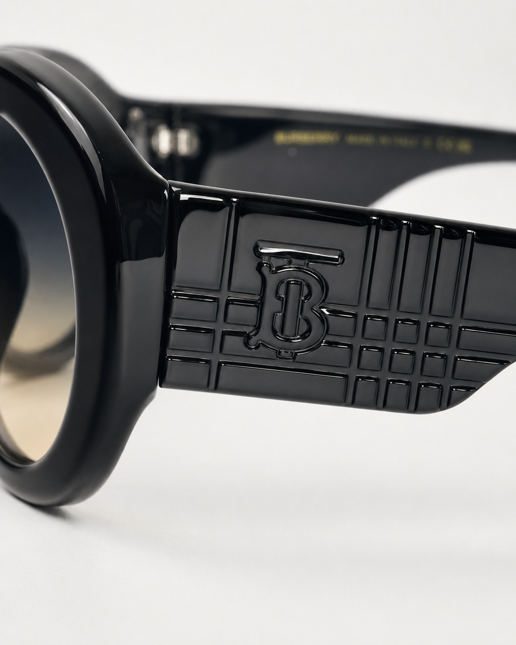 BRBRY — BB Black Gradient Round Sunglasses
