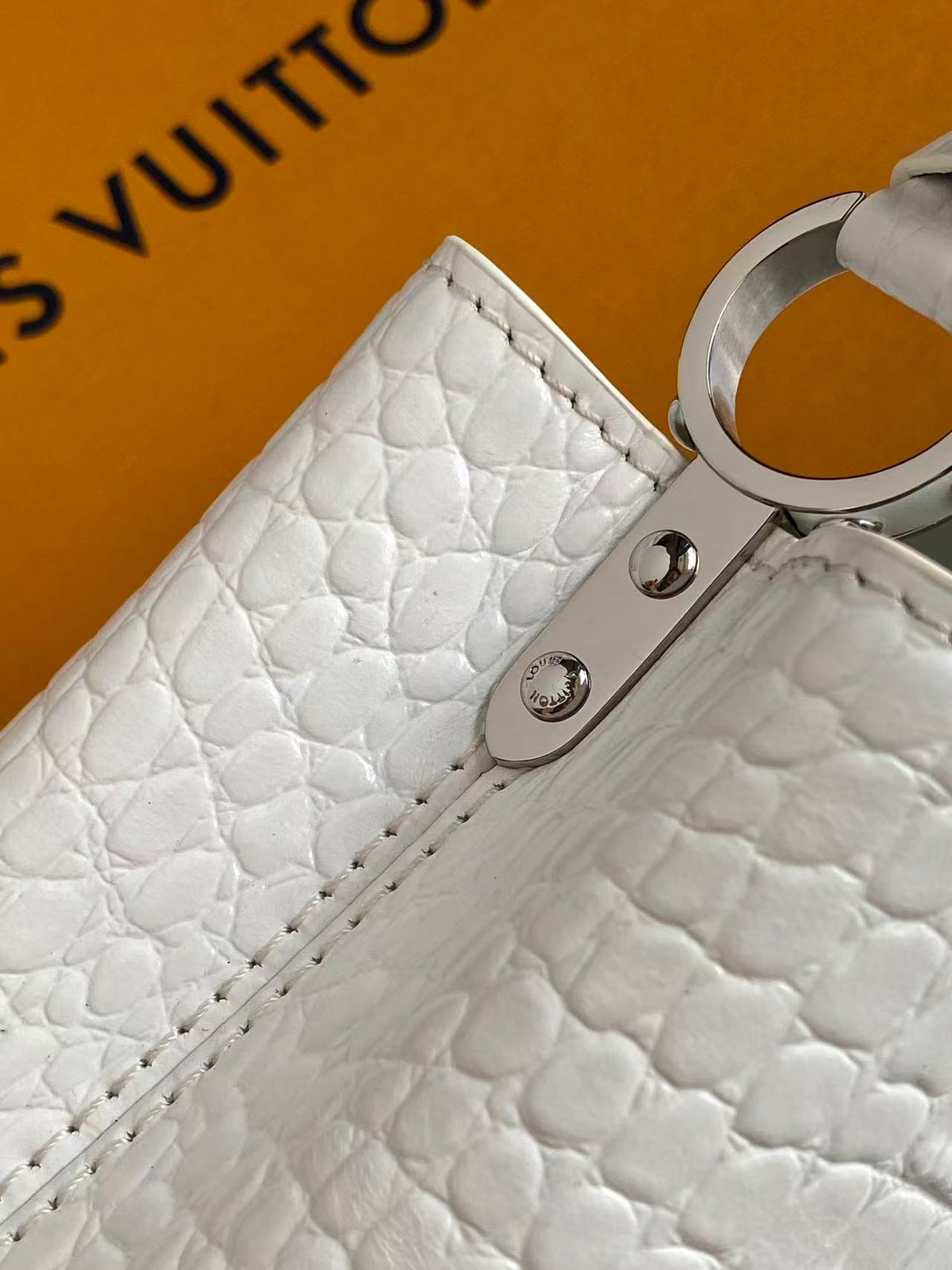 Catalogue article 988a1efa7d — view 6