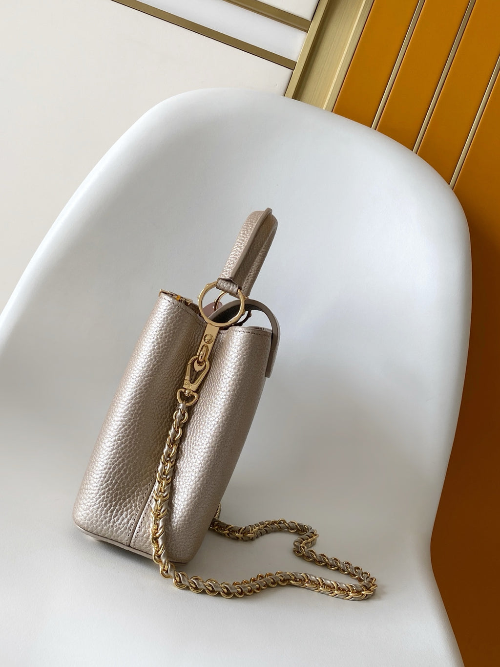 Catalogue article 726a1d6c85 — view 2