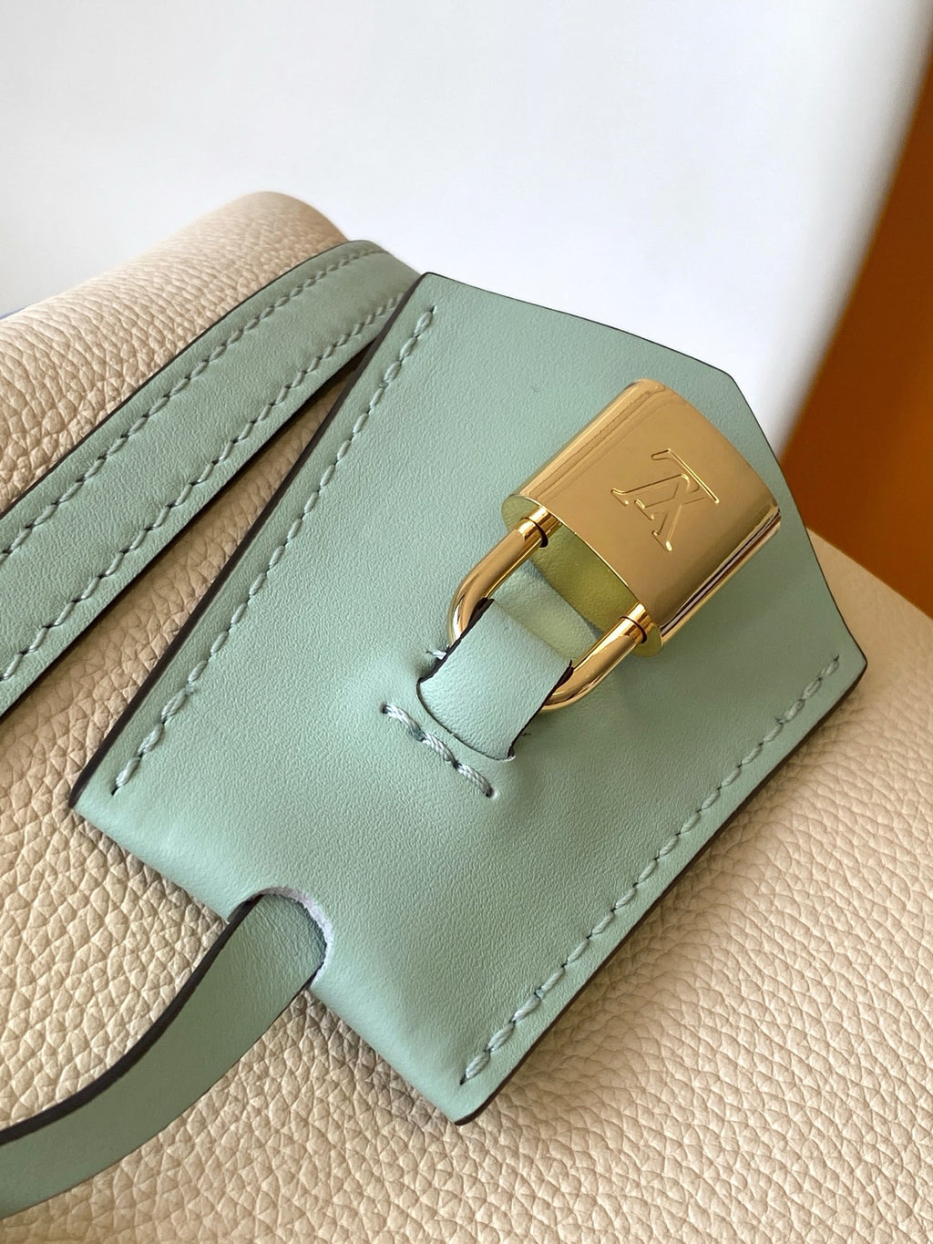 Catalogue article 431f502358 — view 7
