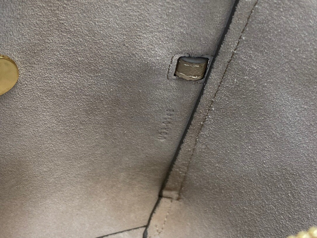 Catalogue article 60b09b490b — view 9