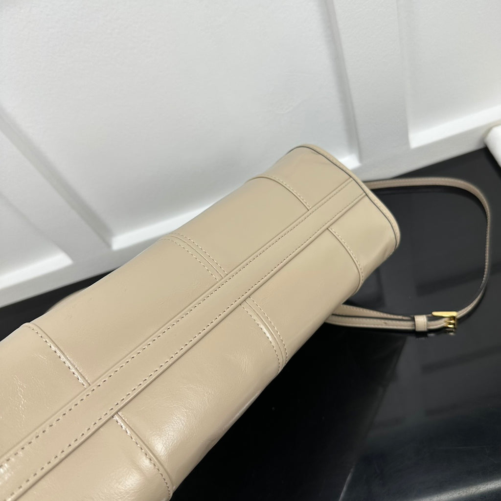 Catalogue article 319a896703 — view 4