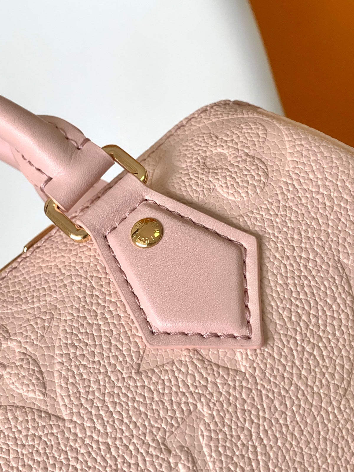 Catalogue article 329f4bd713 — view 5
