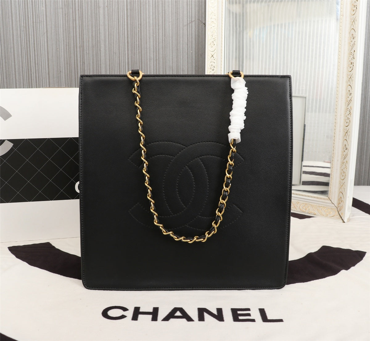 Catalogue article 84b2eedb08 — view 1