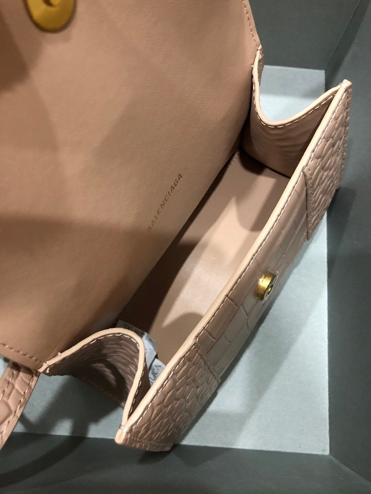 Catalogue article 38fd305c53 — view 8