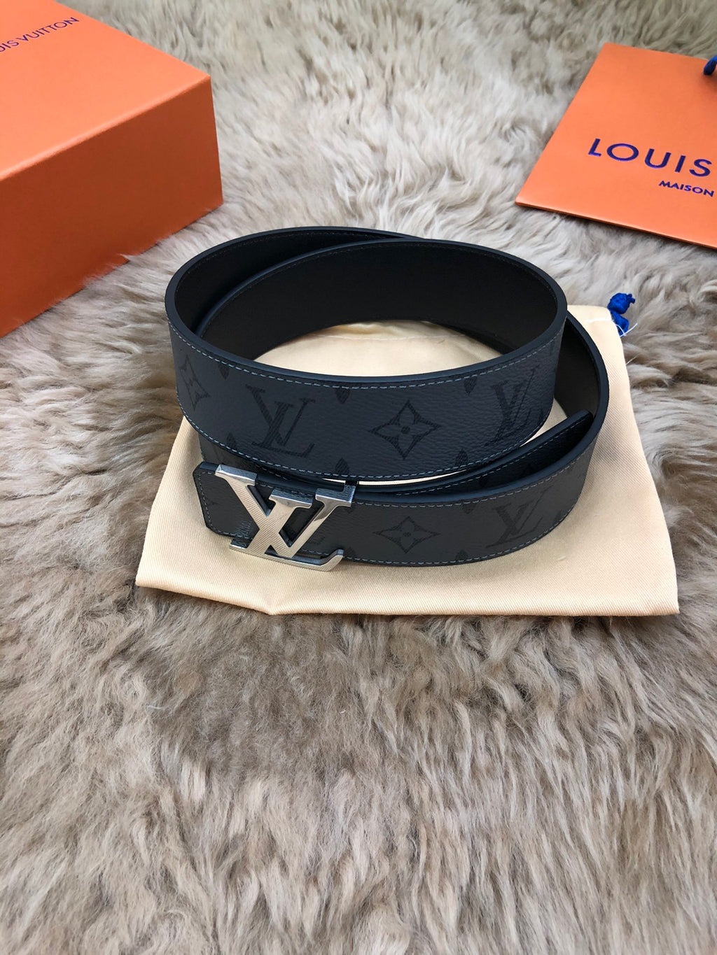 Catalogue article 2481446472 — view 2