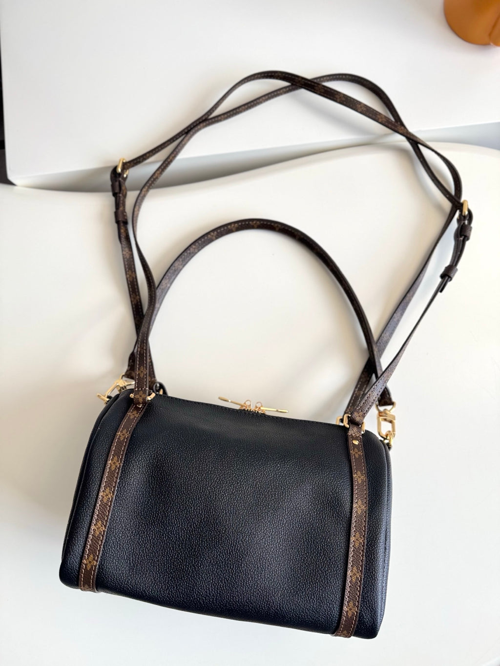 Catalogue article 070685c0bb — view 3