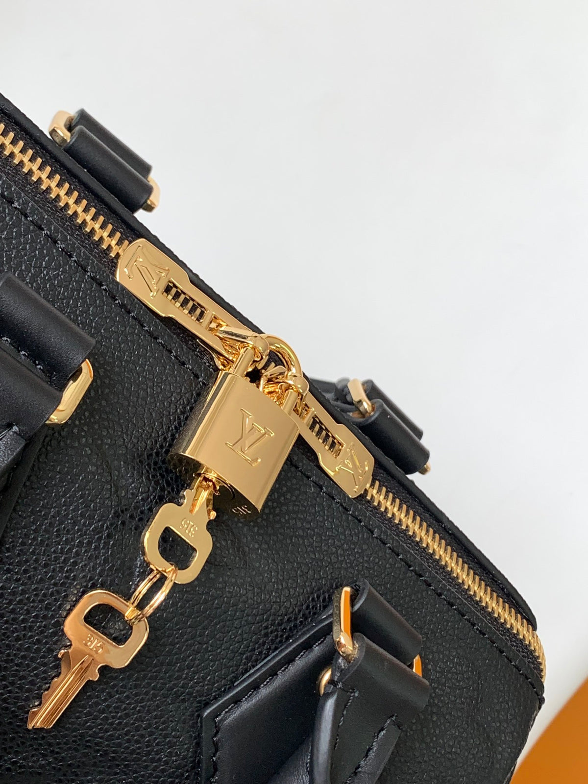 Catalogue article 95a355a663 — view 5