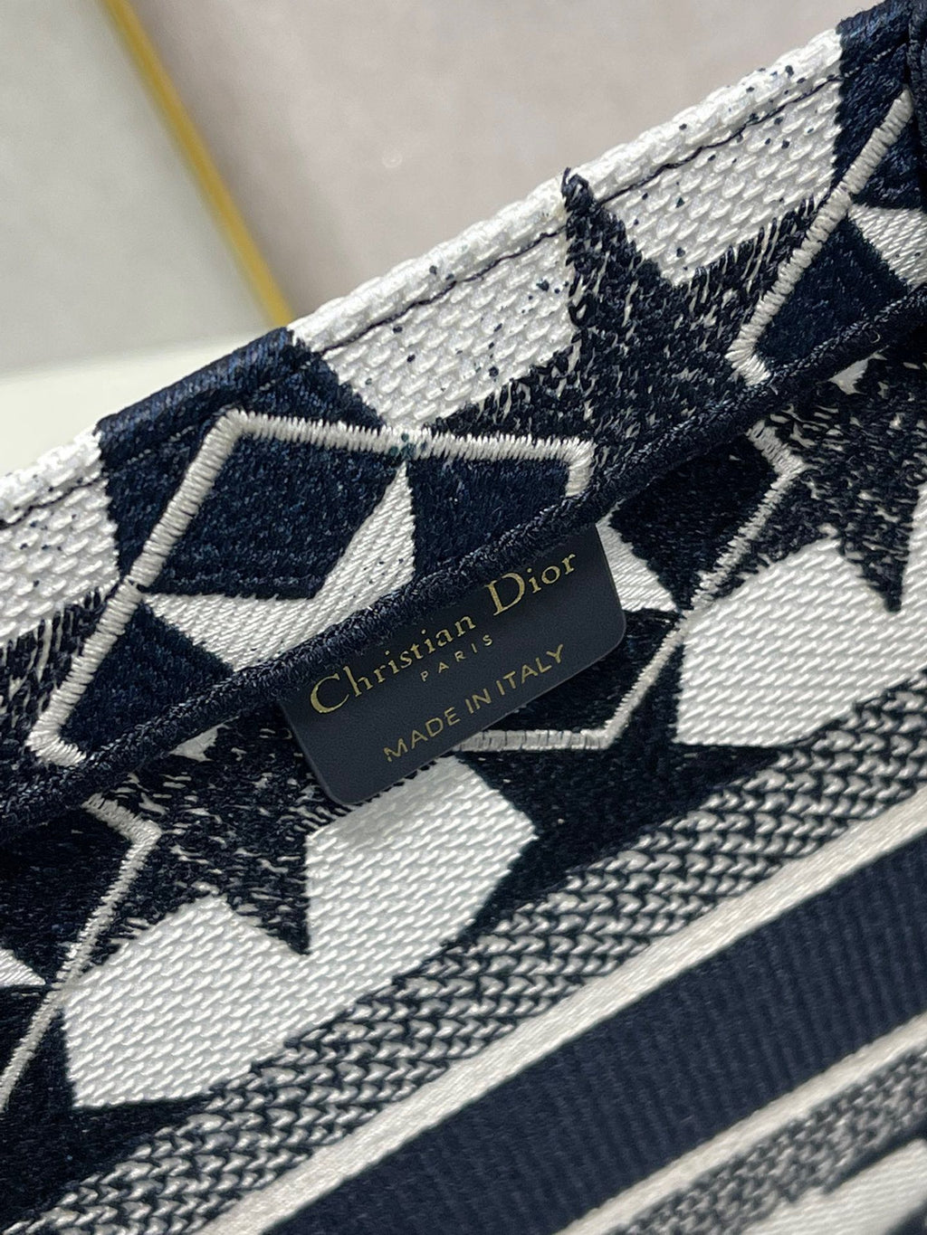 Catalogue article 09bd27a8e6 — view 9