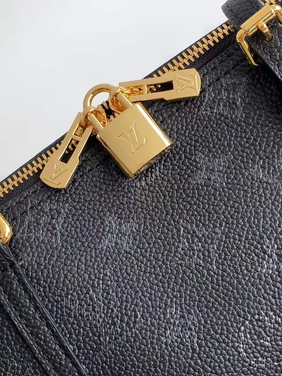 Catalogue article 2469be5406 — view 5