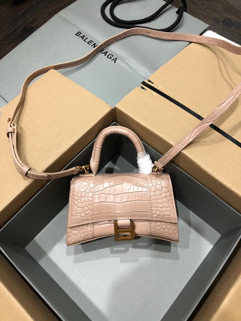 Catalogue article 38fd305c53 — view 1