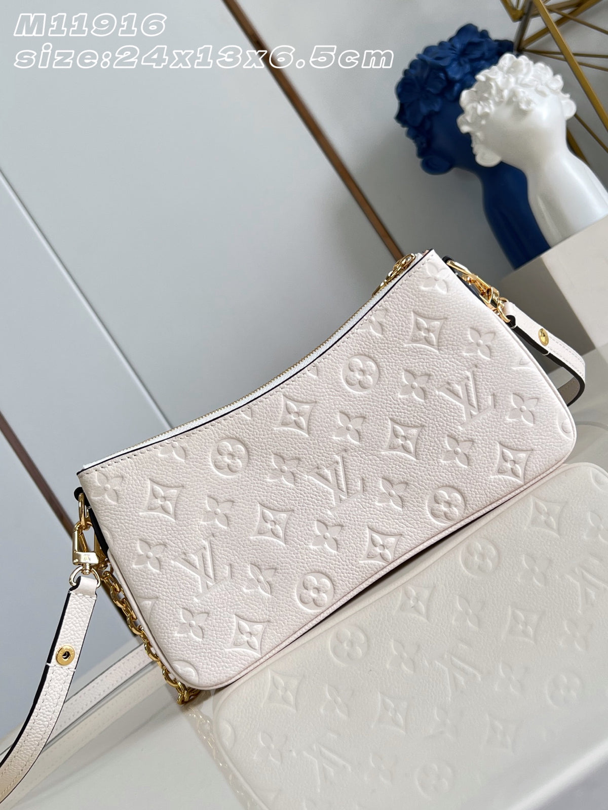 Catalogue article 3853936576 — view 4