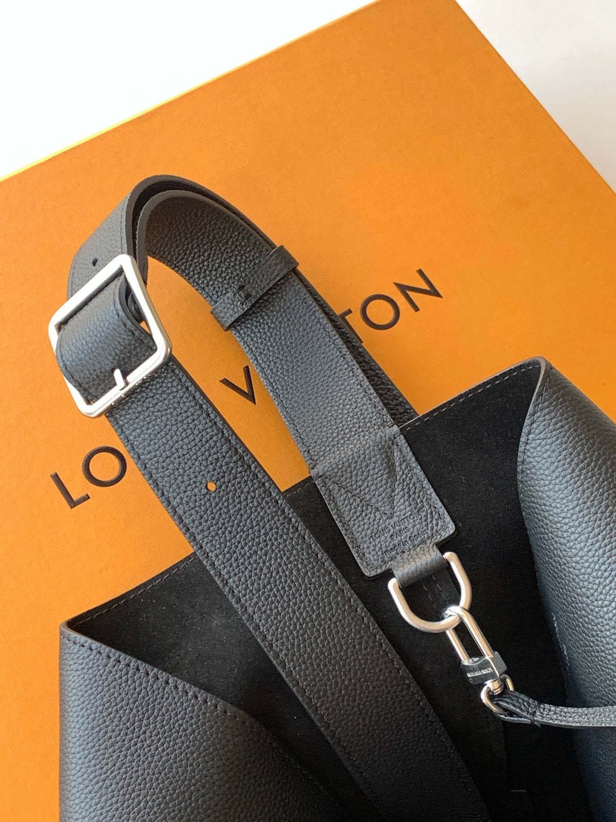Catalogue article 9e36d9908d — view 9