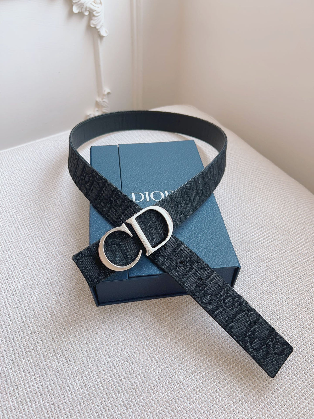 Catalogue article 8d104a19eb — view 1