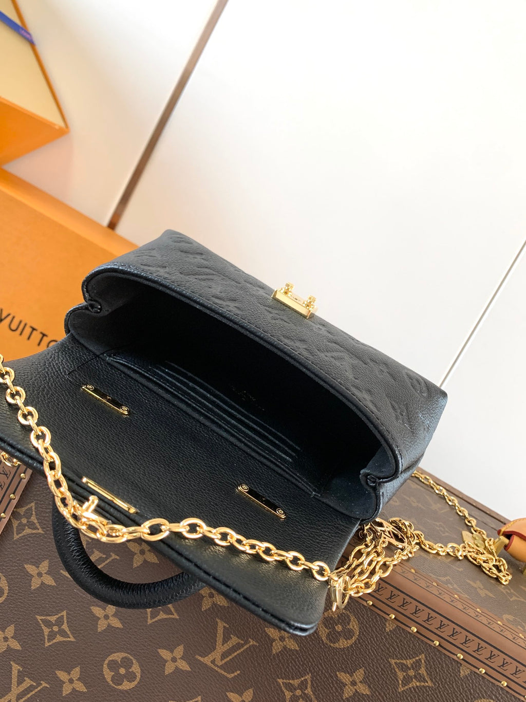 Catalogue article 6a814b7daa — view 6