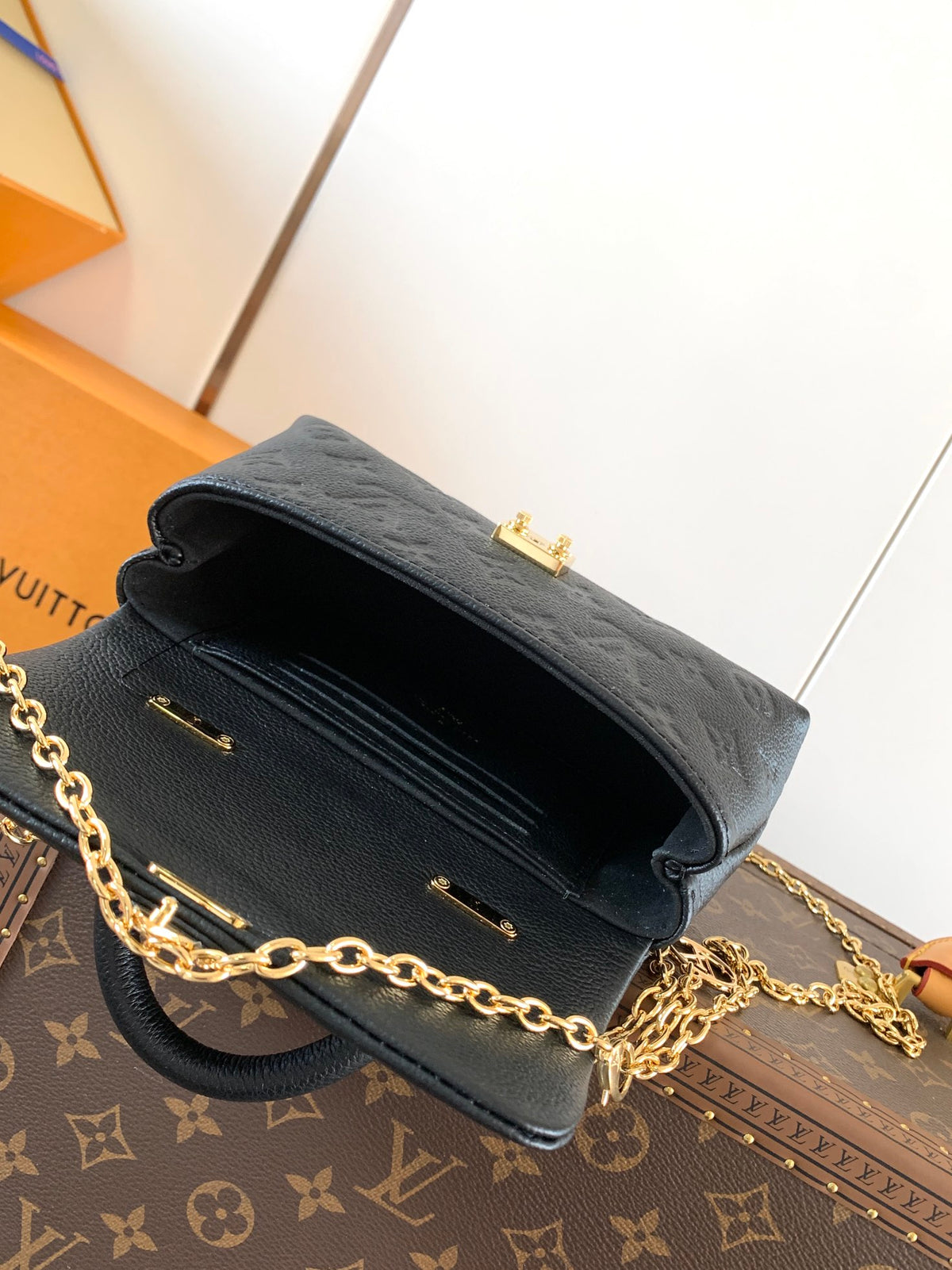 Catalogue article 6a814b7daa — view 6