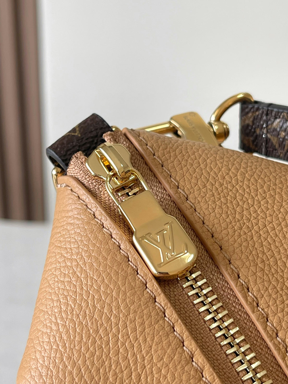 Catalogue article 9fb4f8c3ea — view 5