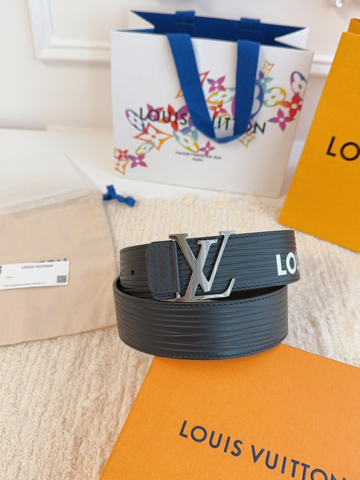 Catalogue article 776a925656 — view 2