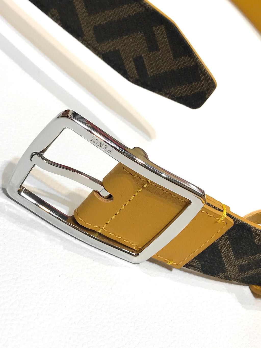 Catalogue article 8de9e9d2ed — view 3