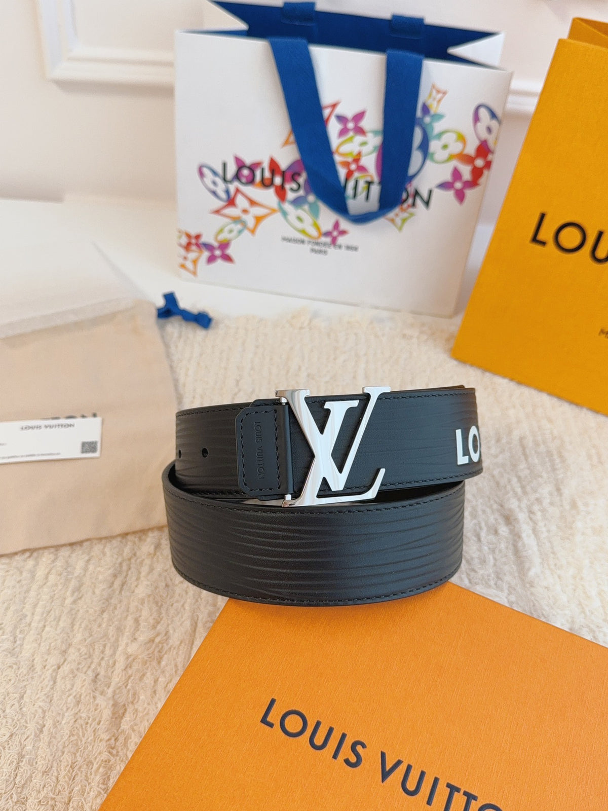 Catalogue article 776a925656 — view 1