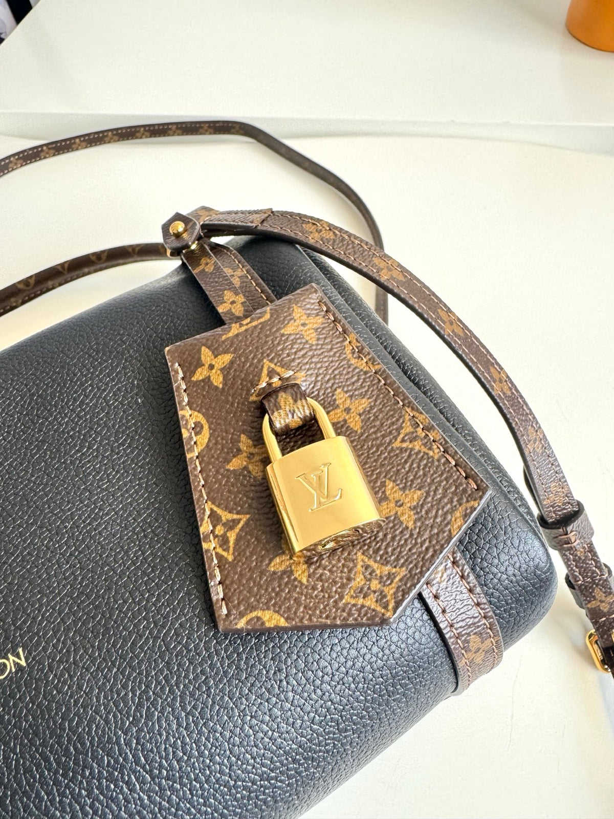 Catalogue article 070685c0bb — view 6