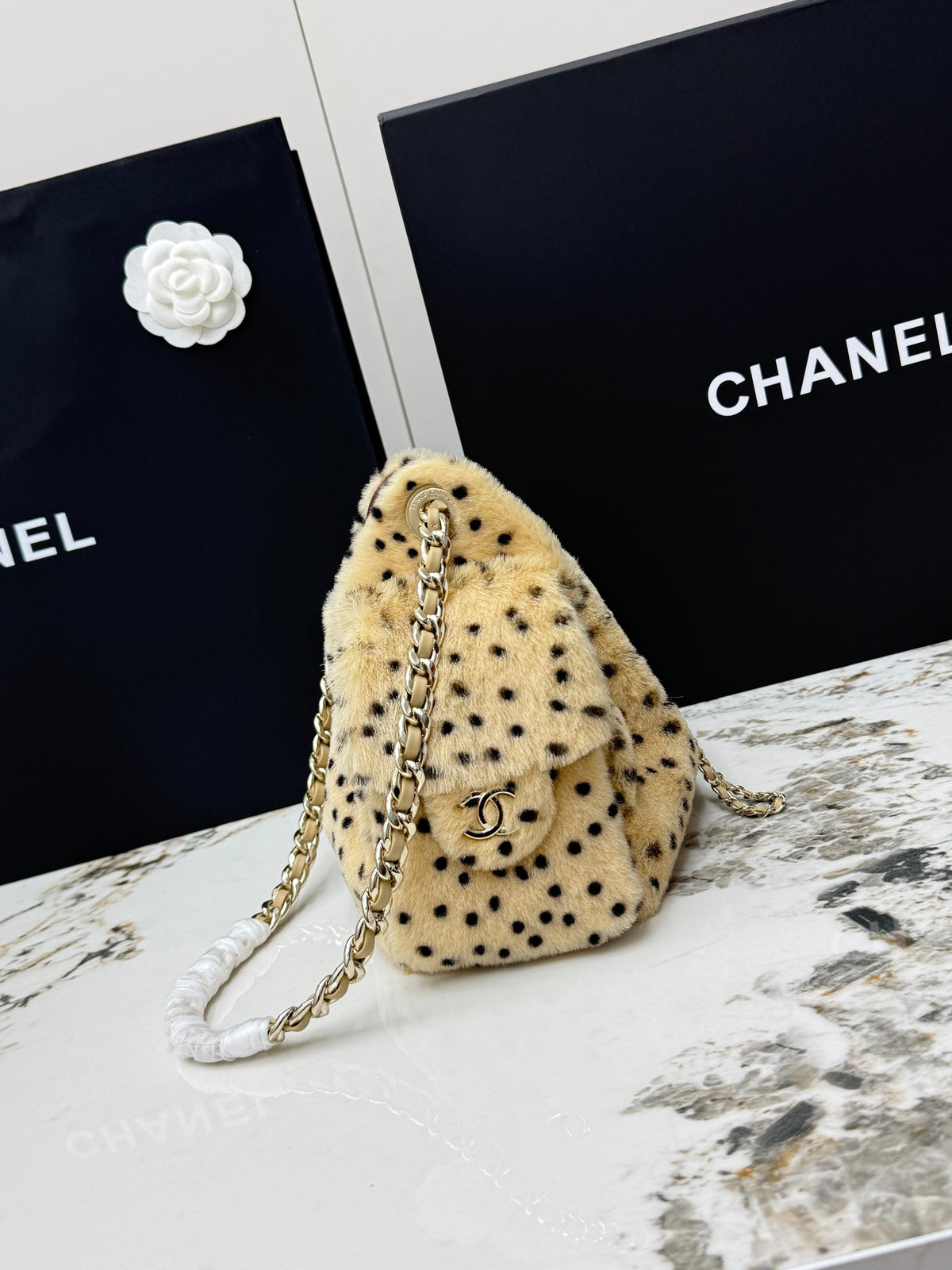 Catalogue article 7aaeb8c879 — view 2