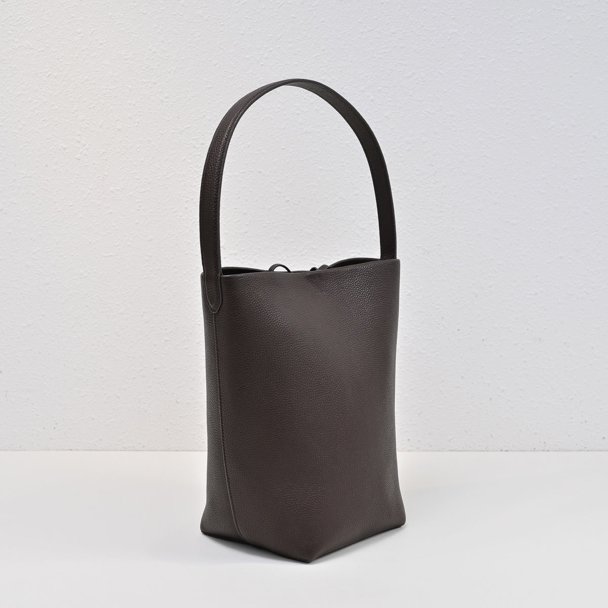 Catalogue article 5e08272468 — view 2