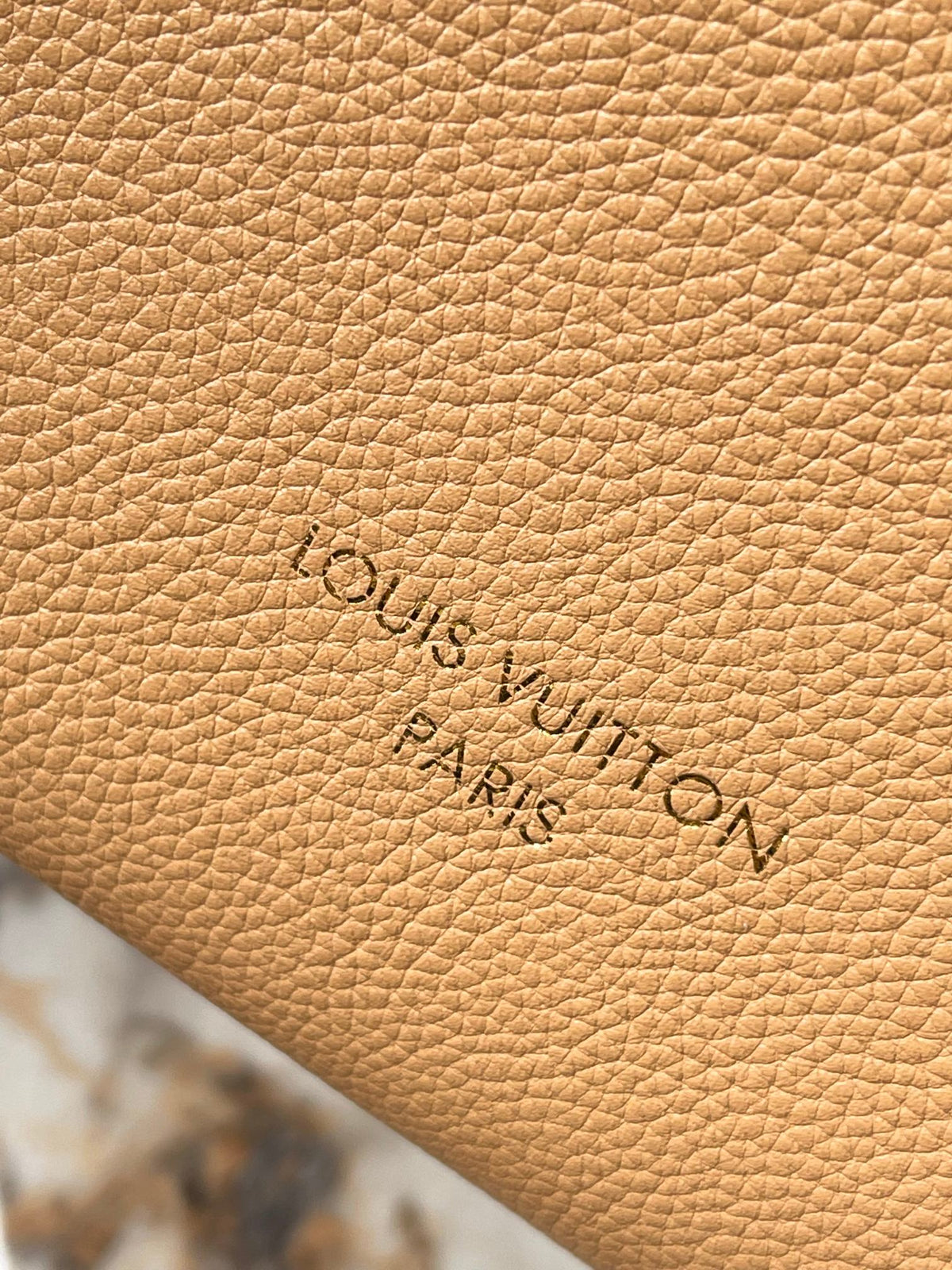 Catalogue article 9fb4f8c3ea — view 7