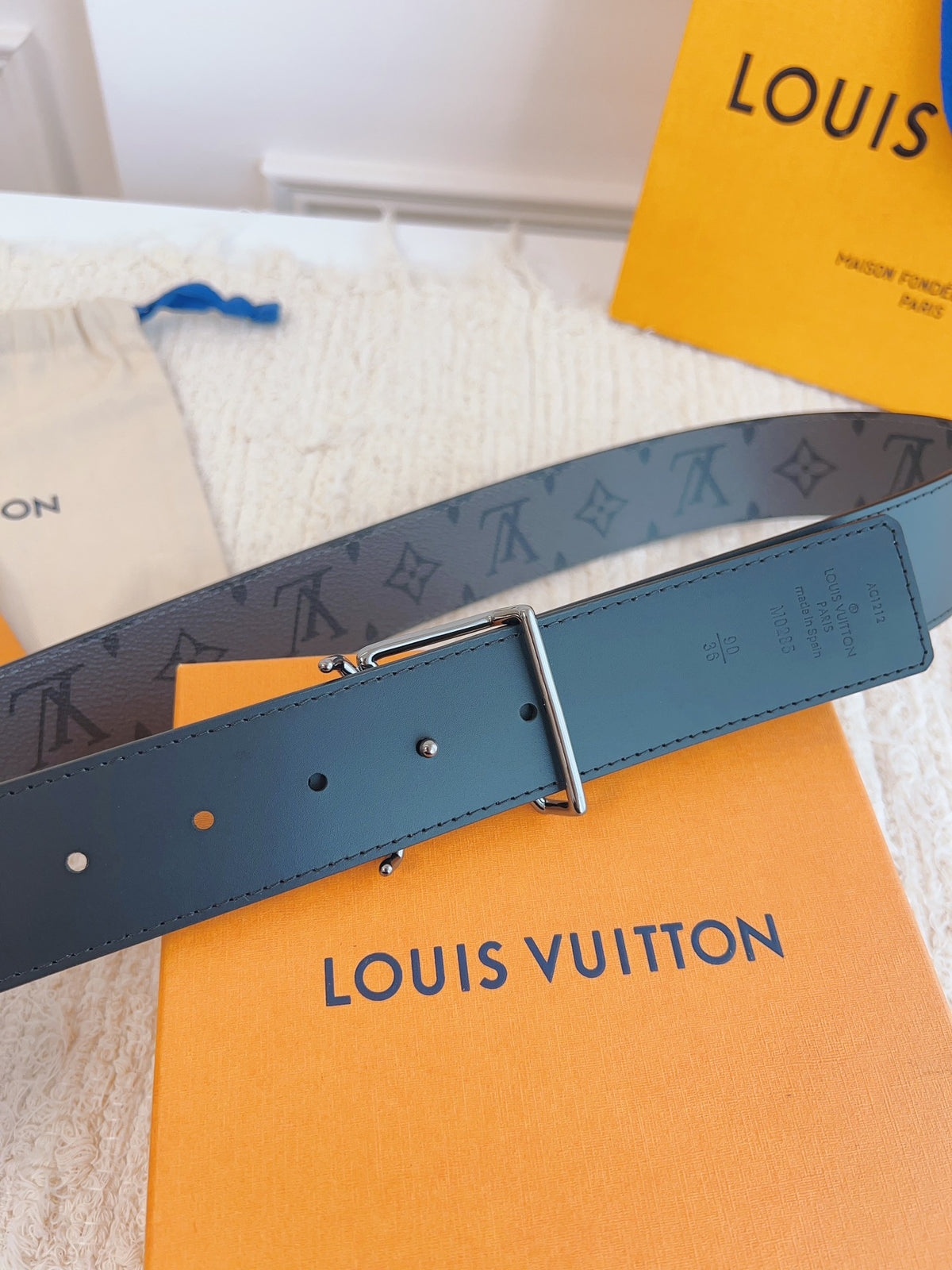 Catalogue article 957681582f — view 5