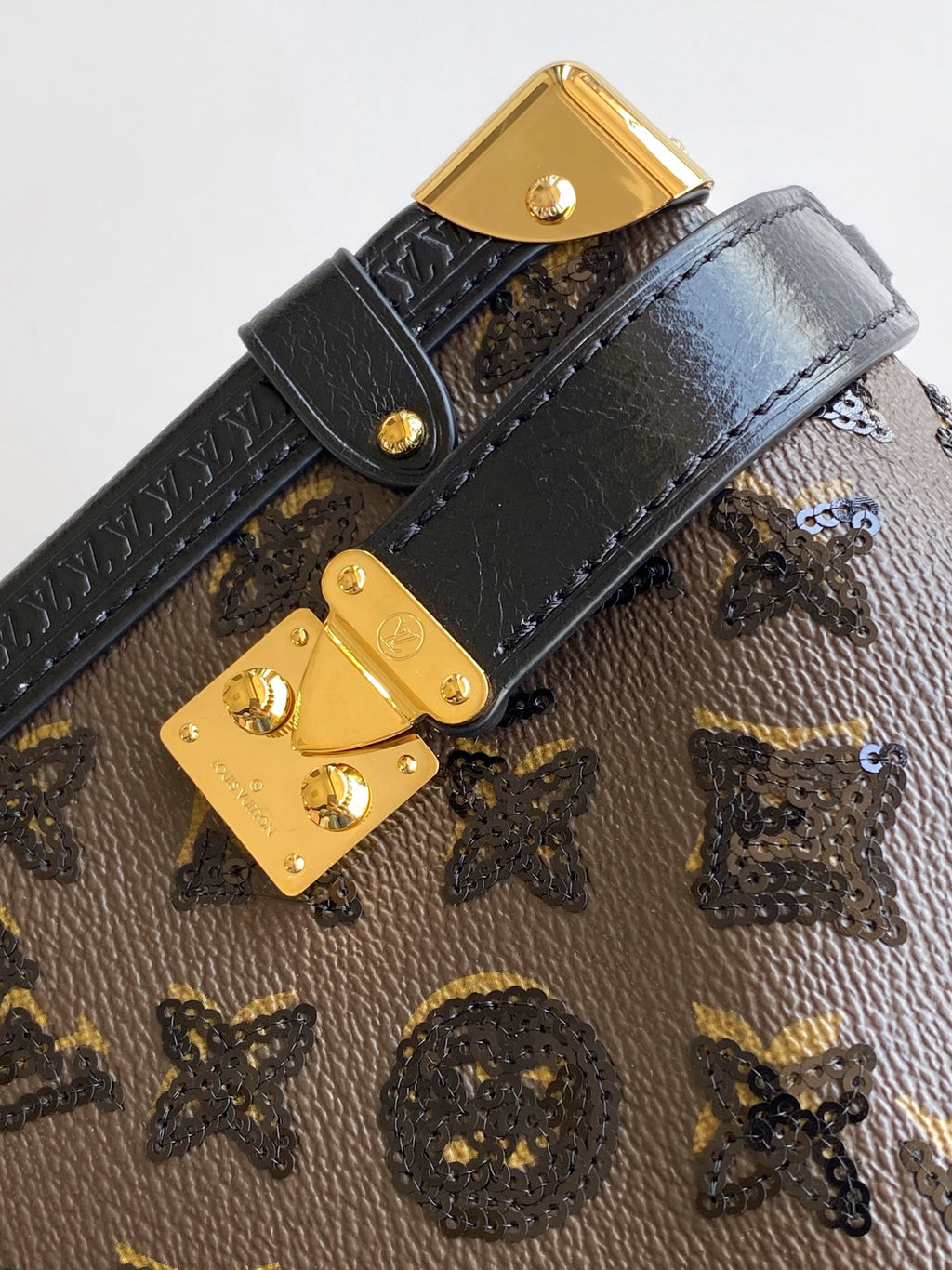 Catalogue article 1b505c8833 — view 5