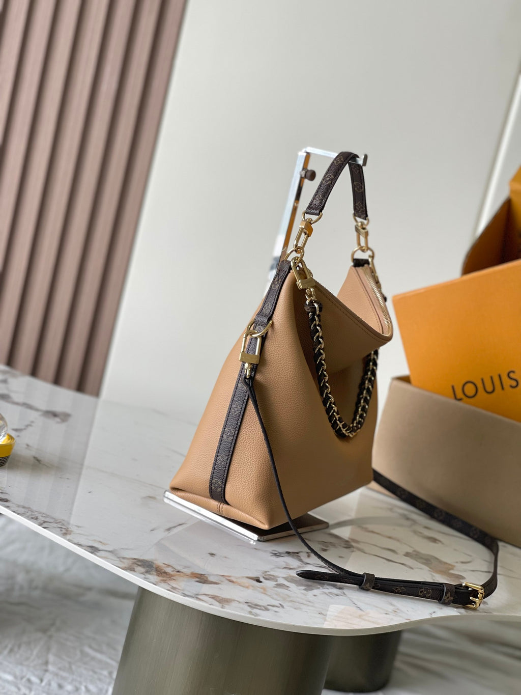 Catalogue article 9fb4f8c3ea — view 2