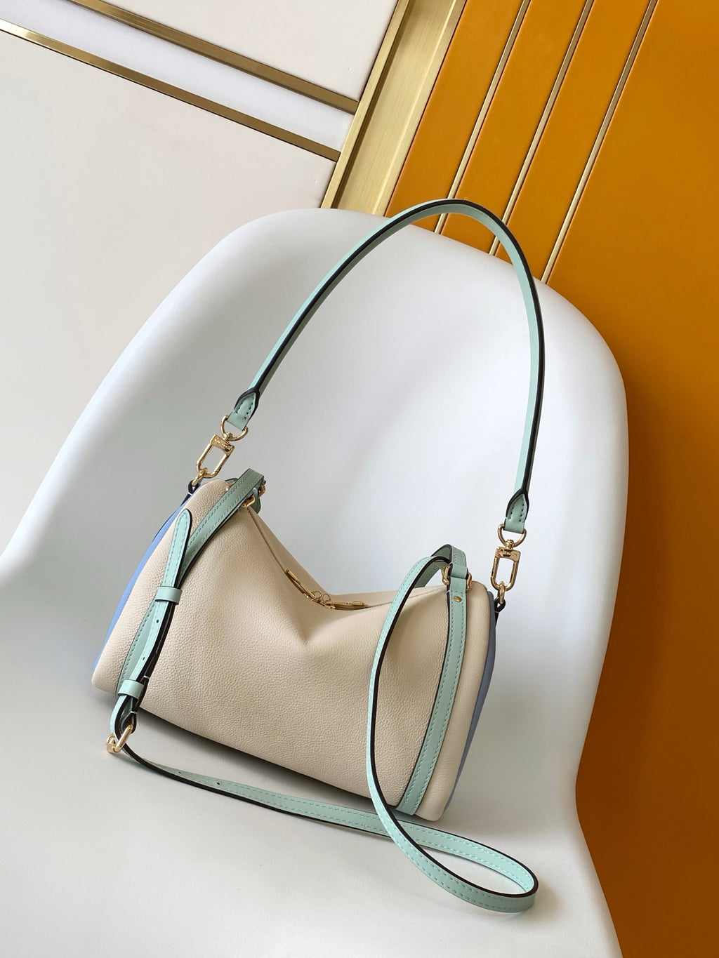 Catalogue article 431f502358 — view 3