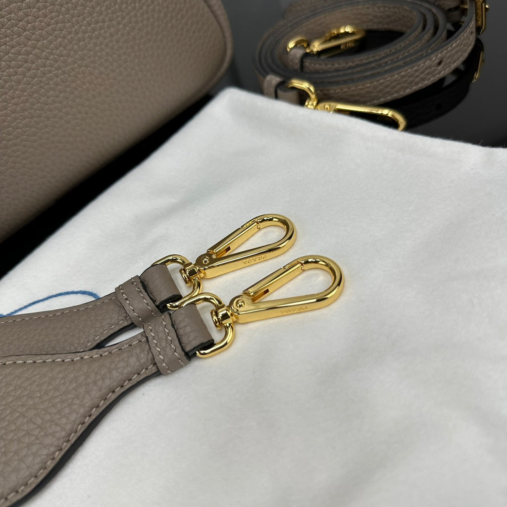 Catalogue article bfa16fb137 — view 9