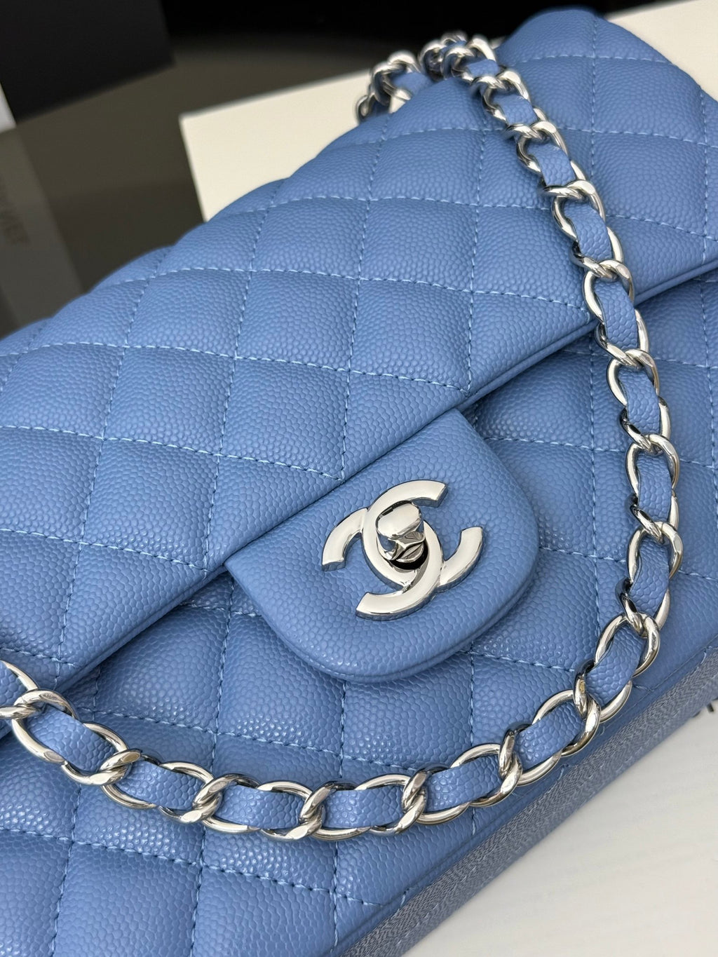 Catalogue article c1aed6be9d — view 5