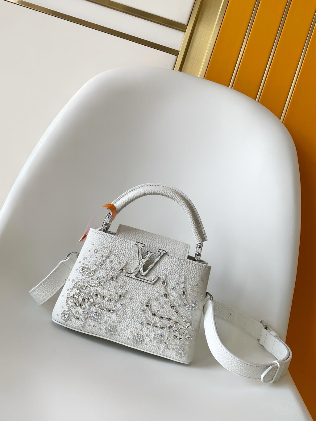 Catalogue article 03884eb574 — view 1