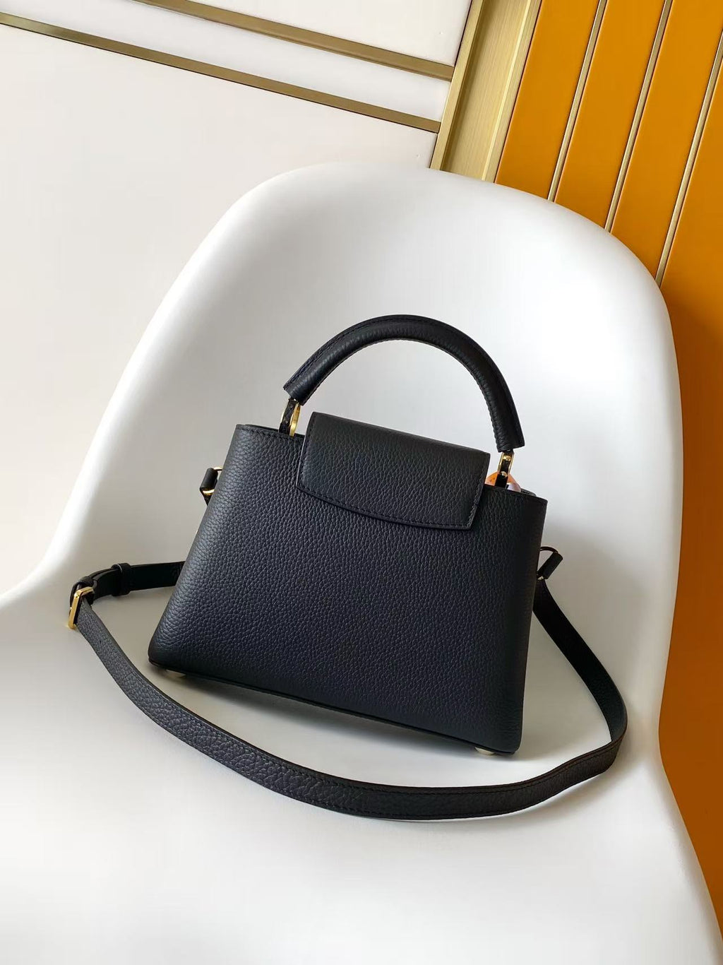 Catalogue article fc24b2c1be — view 3
