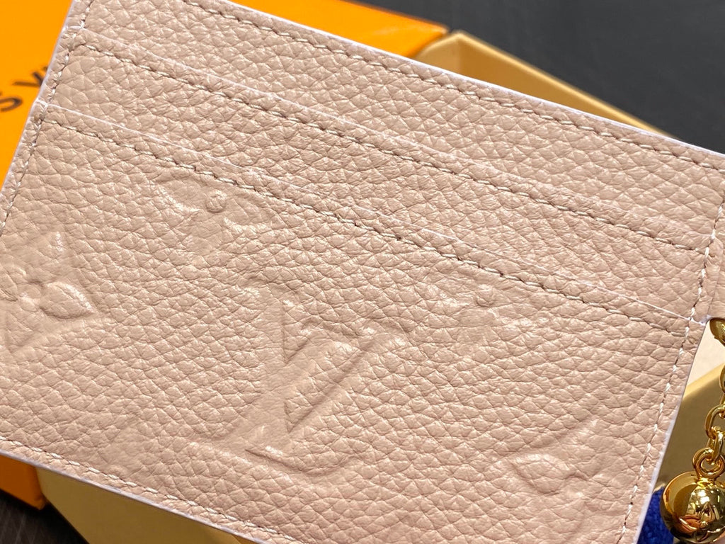 Catalogue article 70556a0639 — view 1