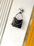 Louis Vuitton Multipass — Black Leather — Article 951