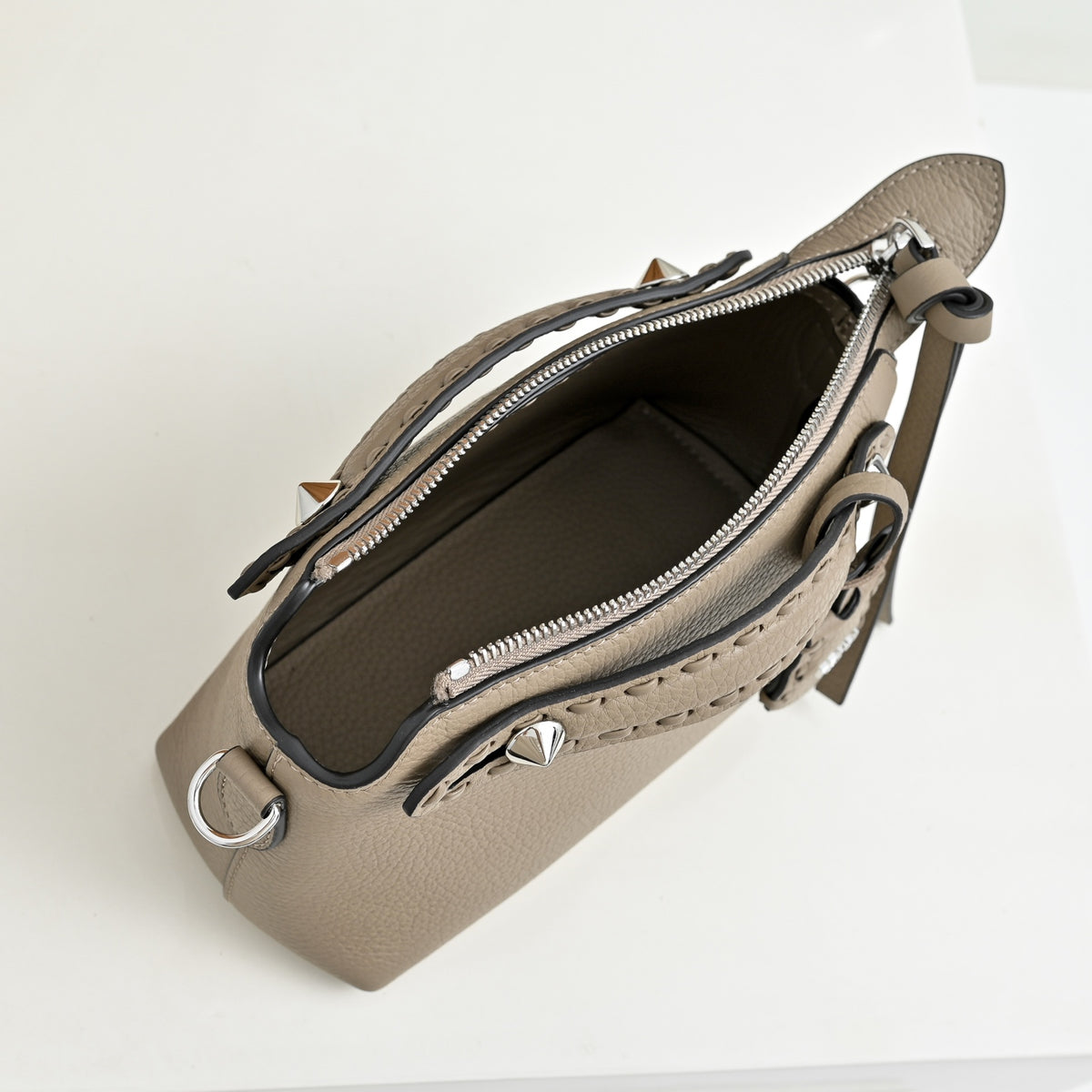 Catalogue article c25a33734f — view 9