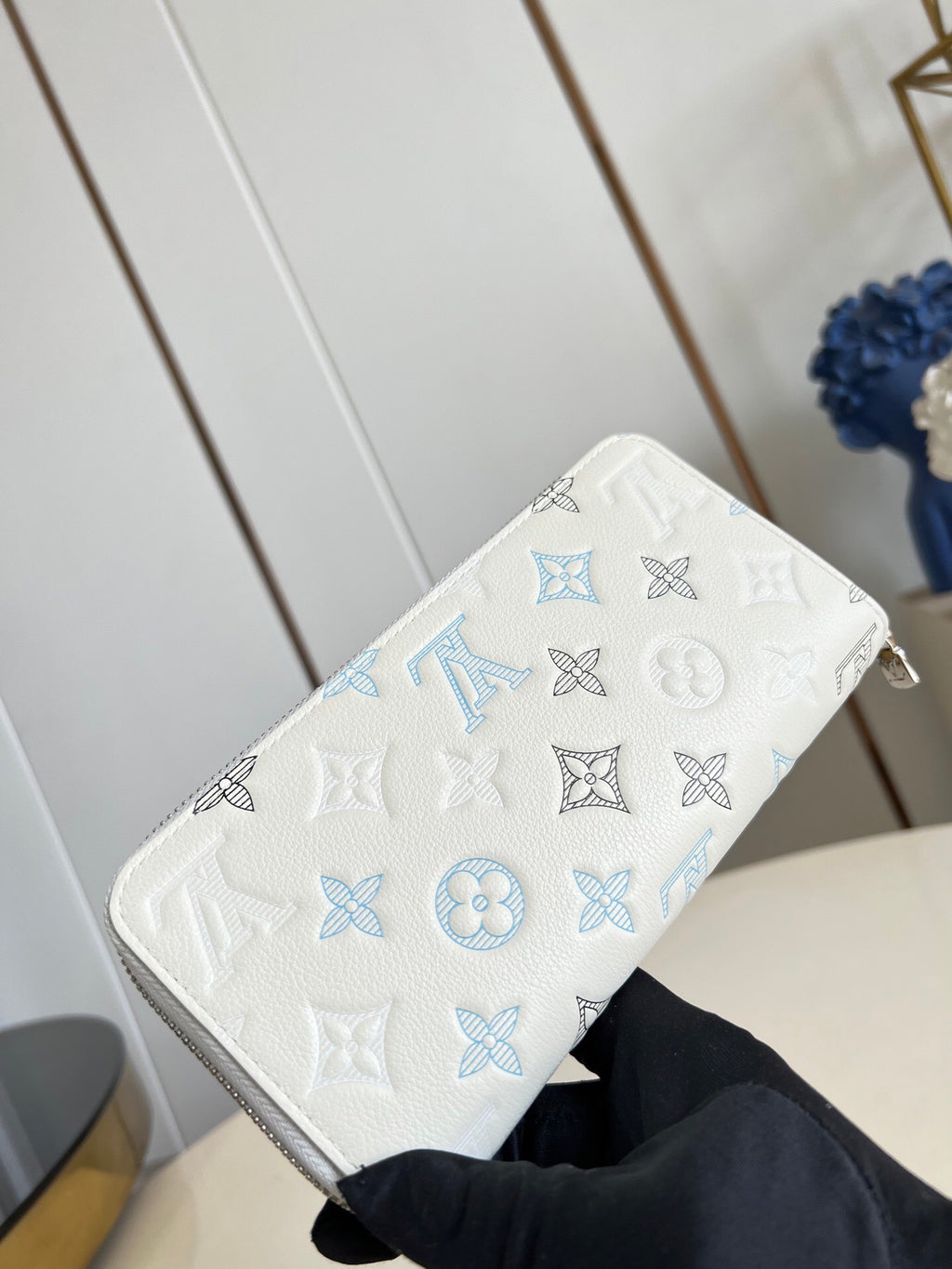 Catalogue article 26a6ee60d8 — view 3