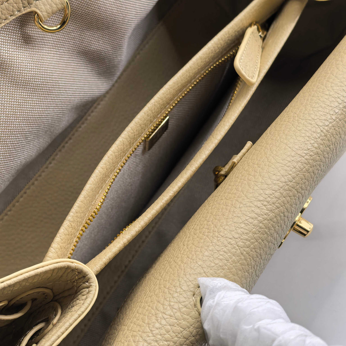Catalogue article 8b7d2fe949 — view 8