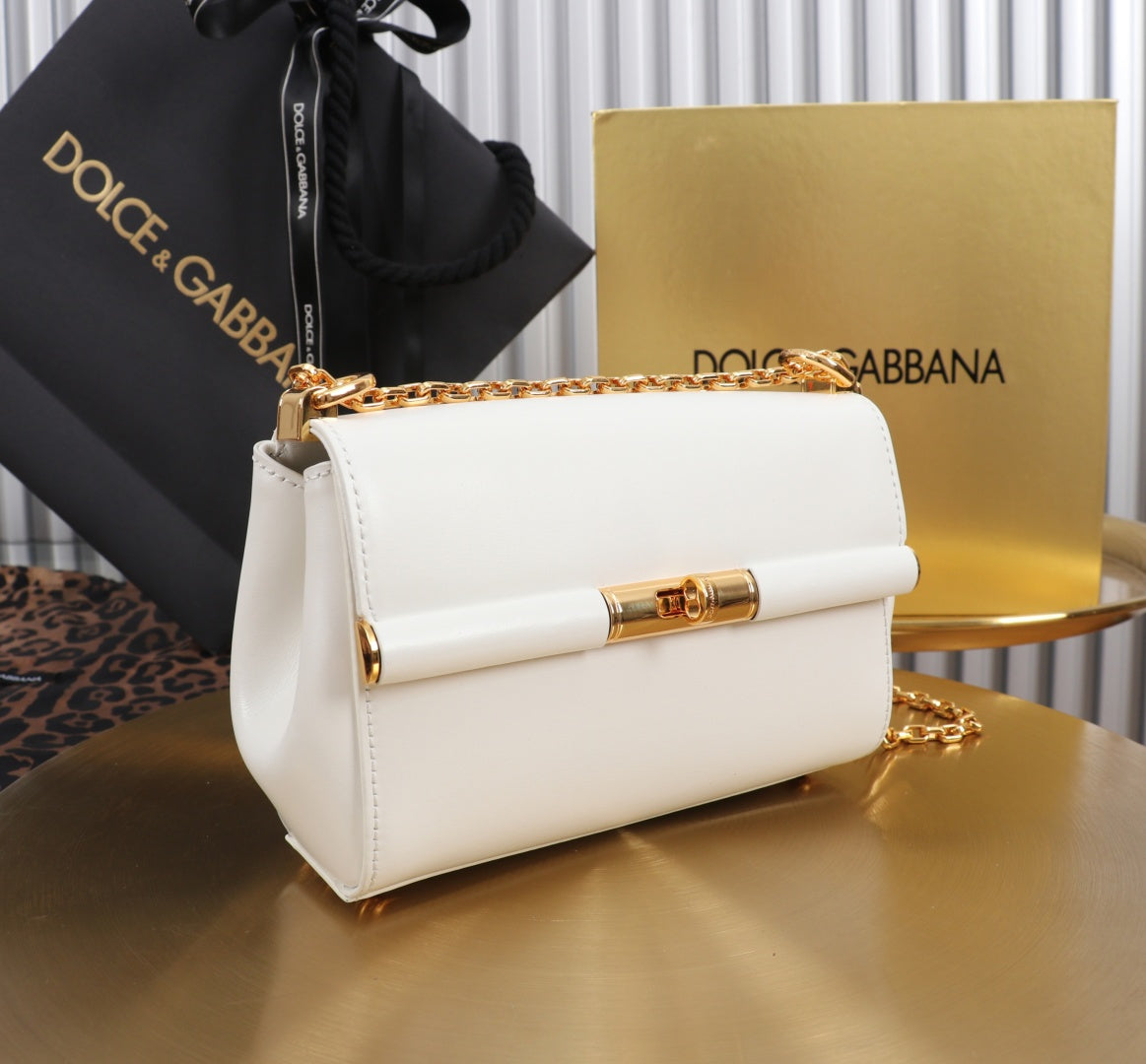 Catalogue article 33f772d2ba — view 2