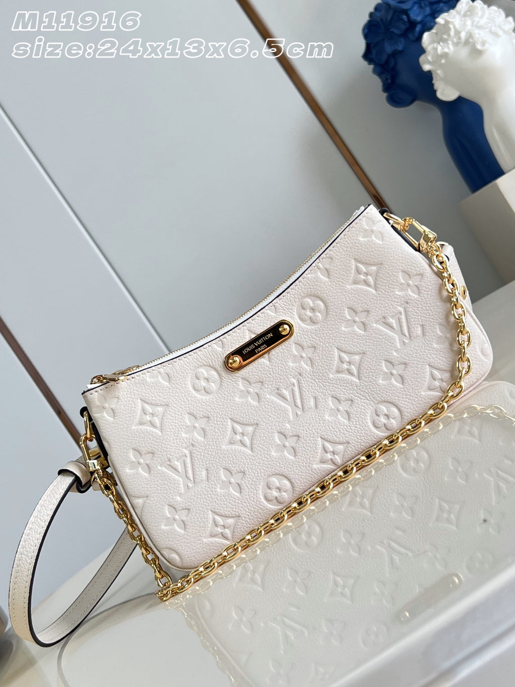 Catalogue article 3853936576 — view 1