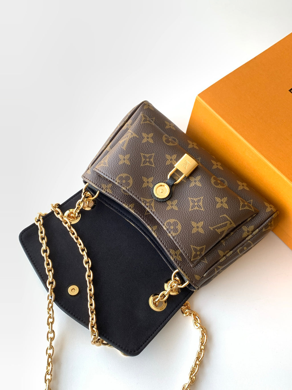Catalogue article 1c12588bb1 — view 7