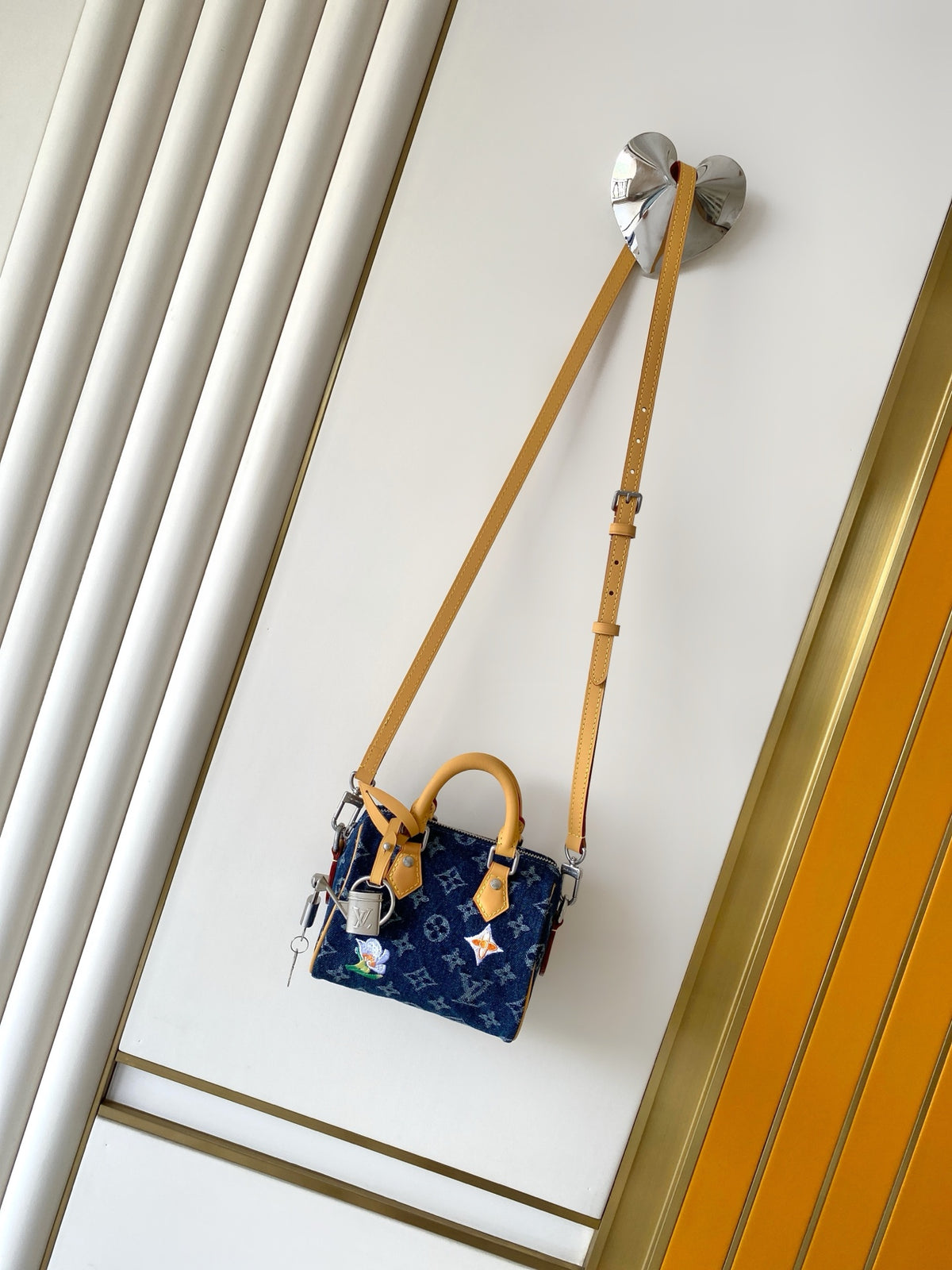Catalogue article 6db3591839 — view 1