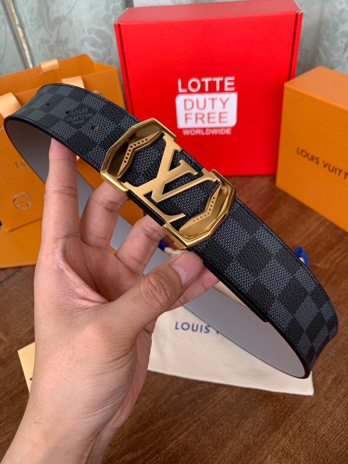 Catalogue article 3e02da90fc — view 1