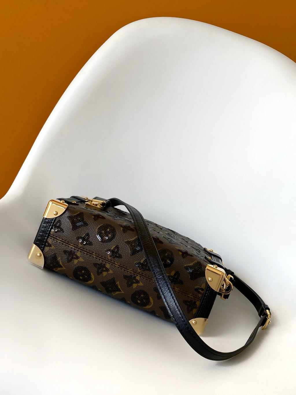 Catalogue article 1b505c8833 — view 4