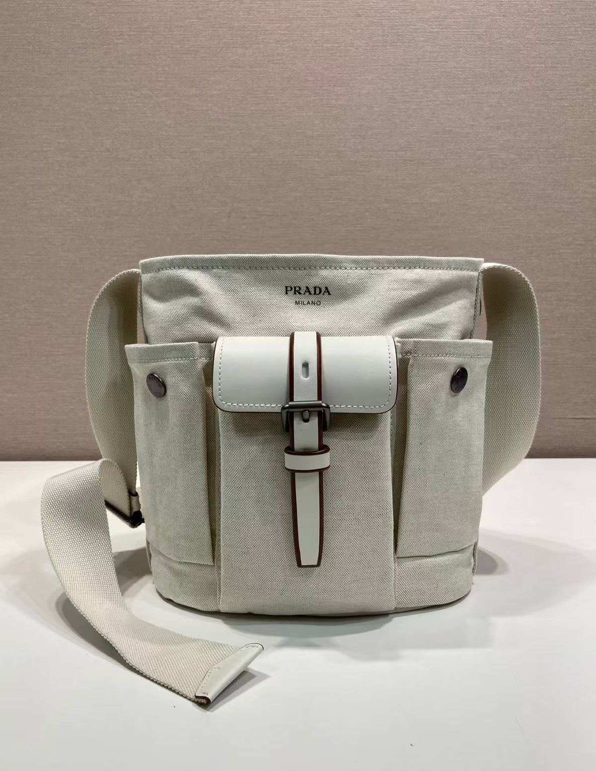 Catalogue article 90ee7a7759 — view 1