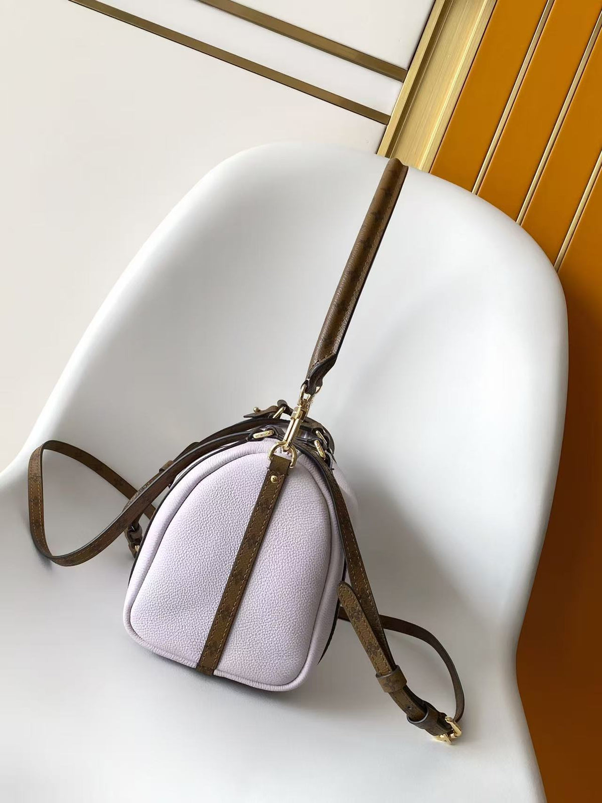 Catalogue article 377623ea99 — view 2
