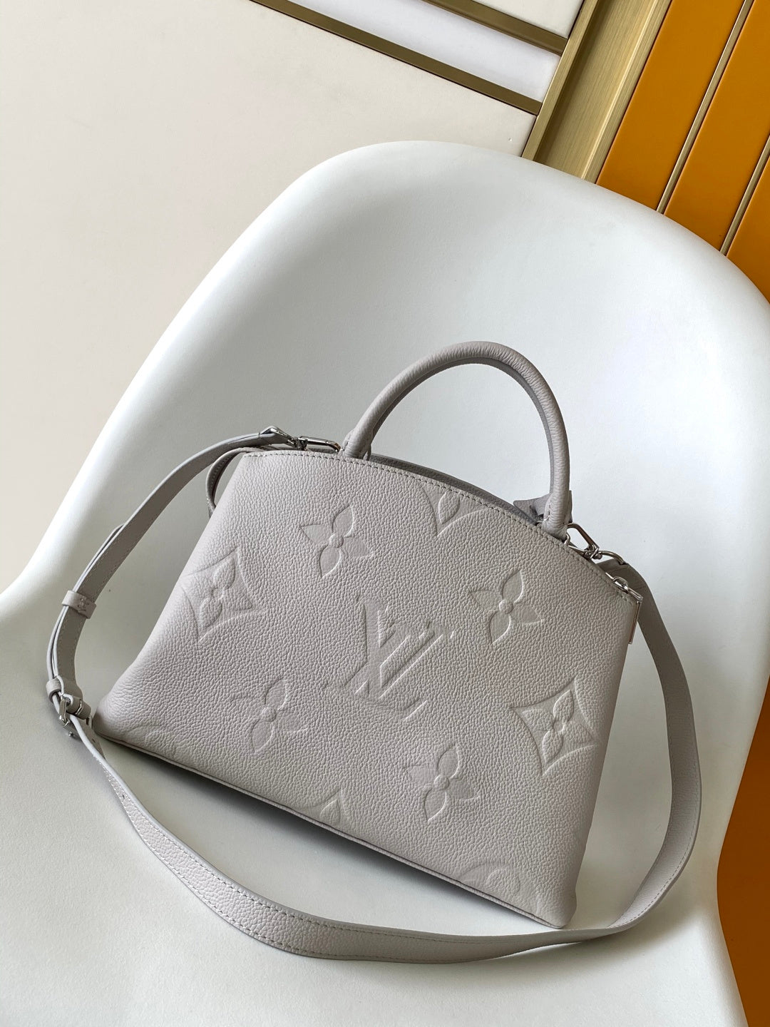 Catalogue article 462341b53d — view 2